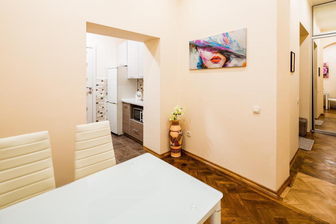 Leogrand Apartments On Stavropigiyska 7 Lviv Luaran gambar