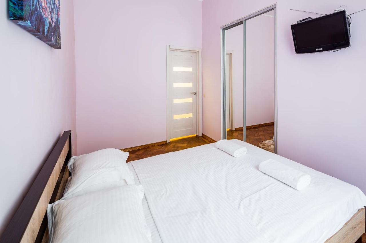 Leogrand Apartments On Stavropigiyska 7 Lviv Luaran gambar